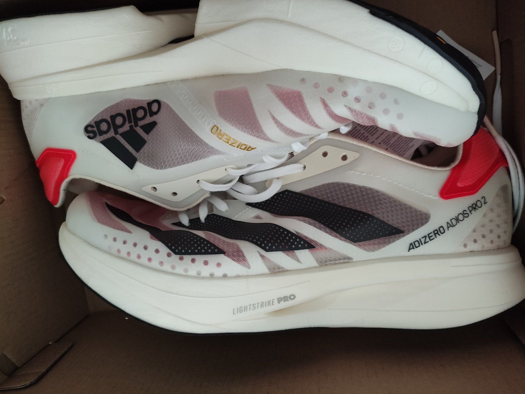 Adidas Damenschuhe: Neu Adidas Carbon Turnschuh gr 40 – Neu und originalverpackt aus Dagmersellen von L.Ga. 5
