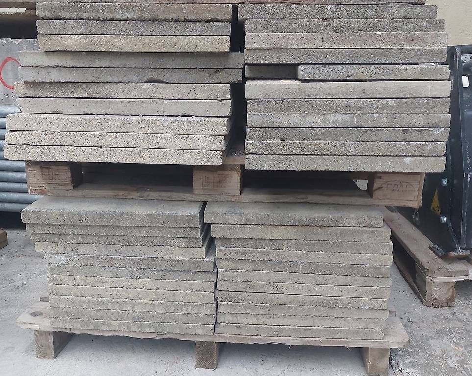 Rivestimenti per pavimenti: Gartenplatten – Usato da Unteriberg venduto da Konstibau