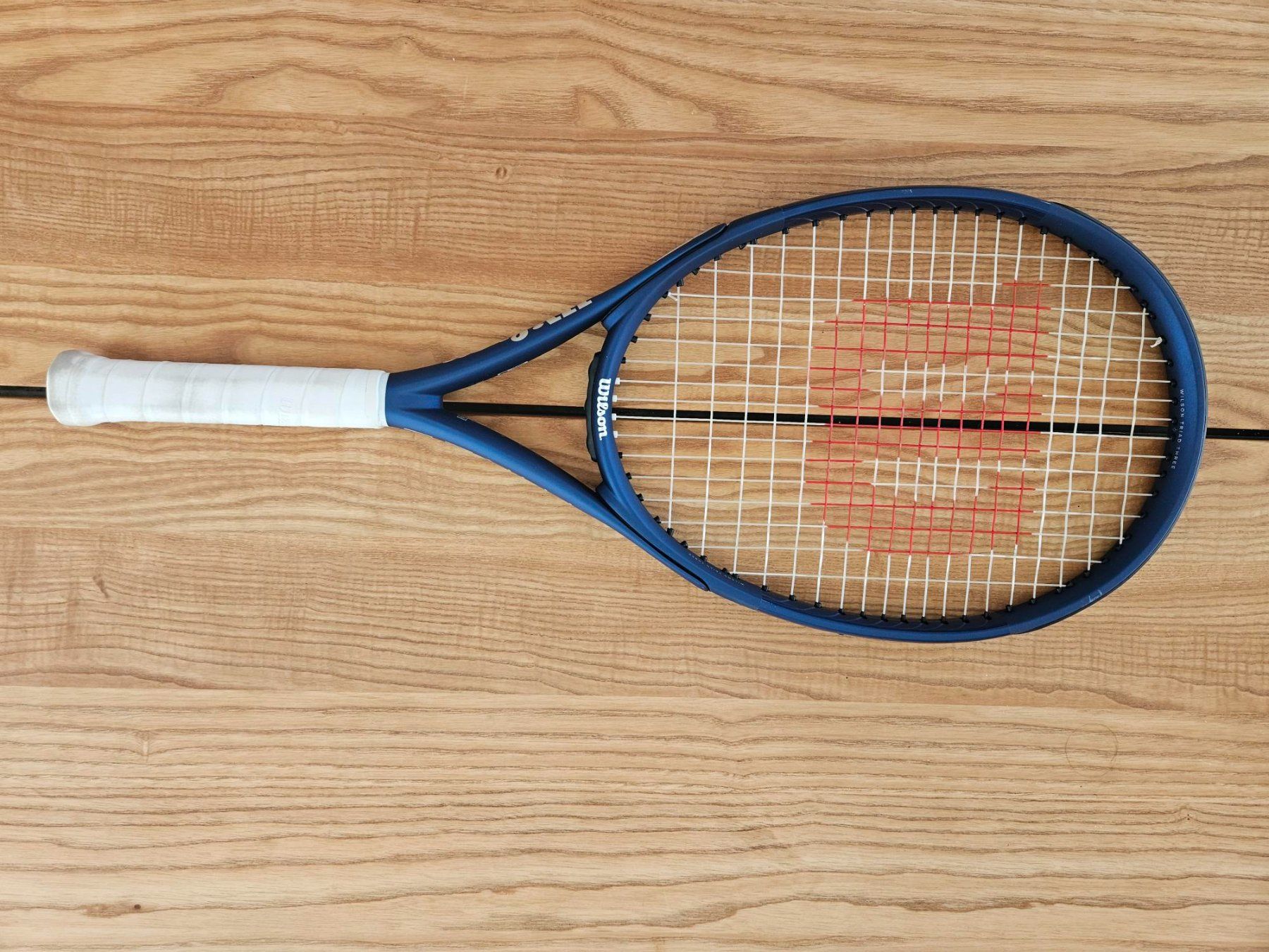 Wilson Racchette: Tennisschläger Willson Triad Three Komfortschläger – Usato da Gerzensee venduto da ankissling