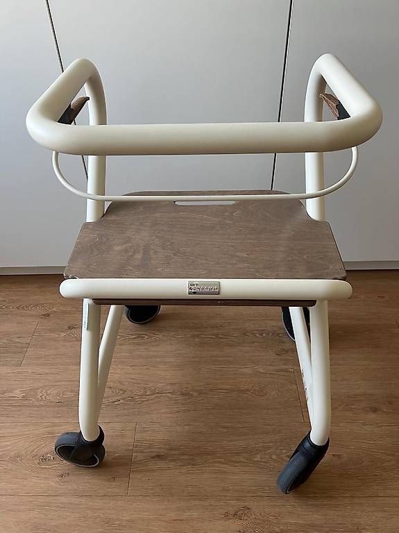 Ausili per la deambulazione: Saljol Indoor Rollator White – Usato da Unterengstringen venduto da nan_7src