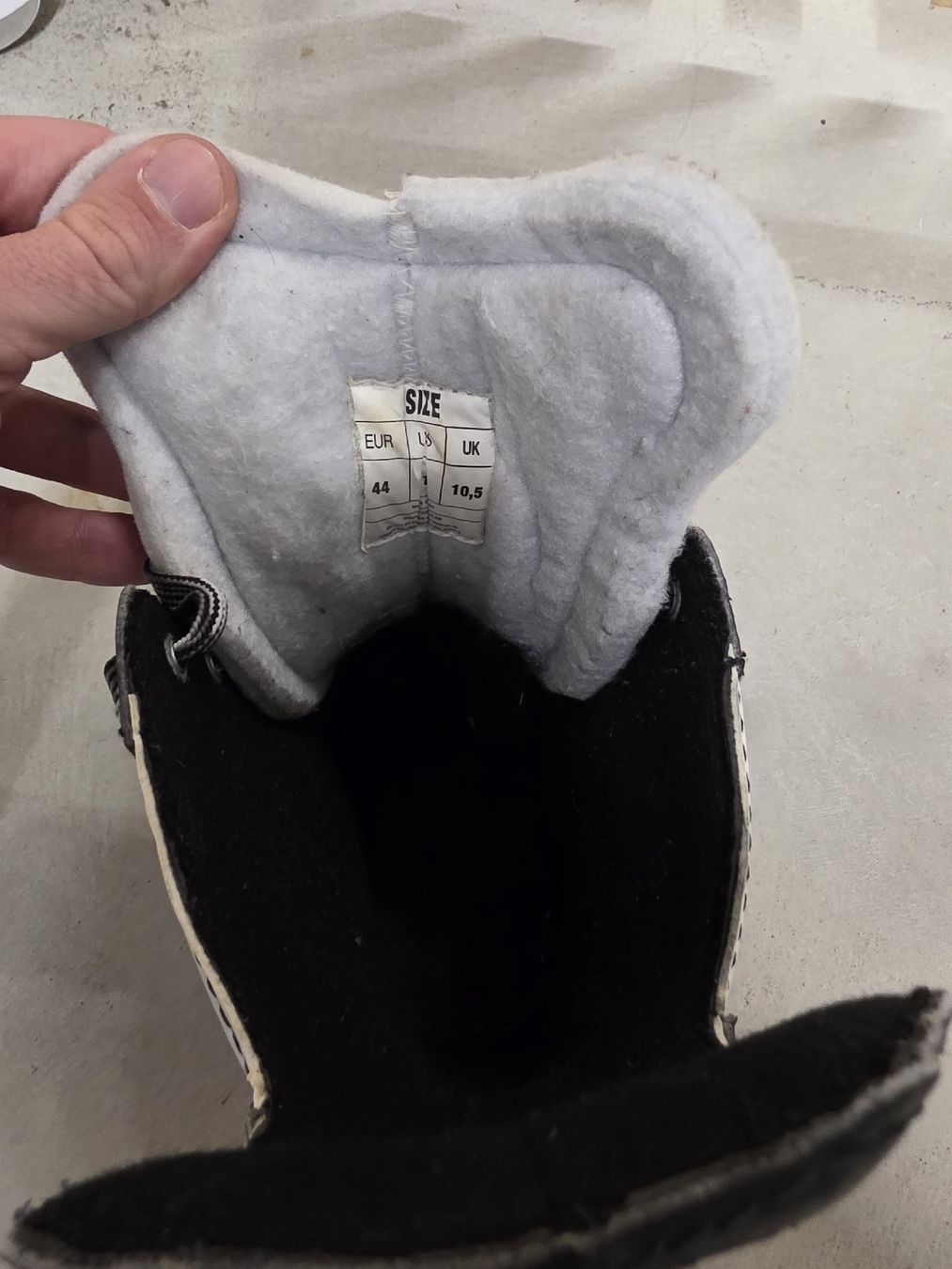 Pattini da ghiaccio: schlittschuh grösse 44 – Usato da Uster venduto da Ric_Erz 1