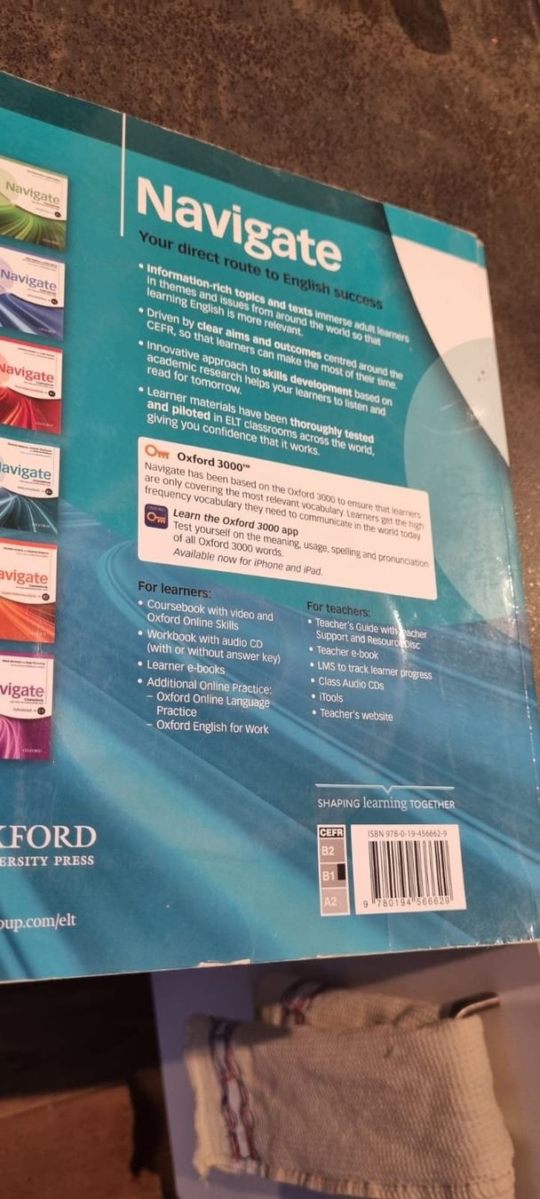 Libri: Navigate Coursebook Workbook Audio CD, with Video + Online – Usato da Spiegel b. Bern venduto da sus_xj97 5