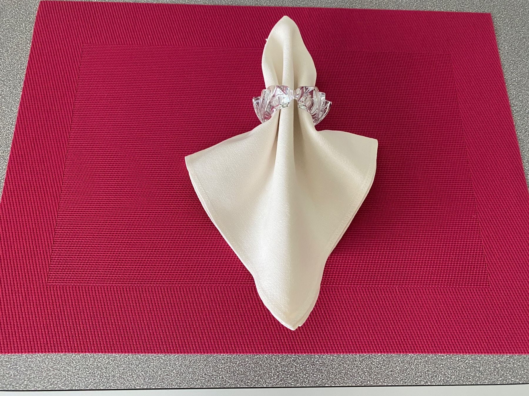 Altro in Decorazioni & Accessori: Serviettenringe aus massivem Glas – Usato da Bottighofen venduto da HBCO