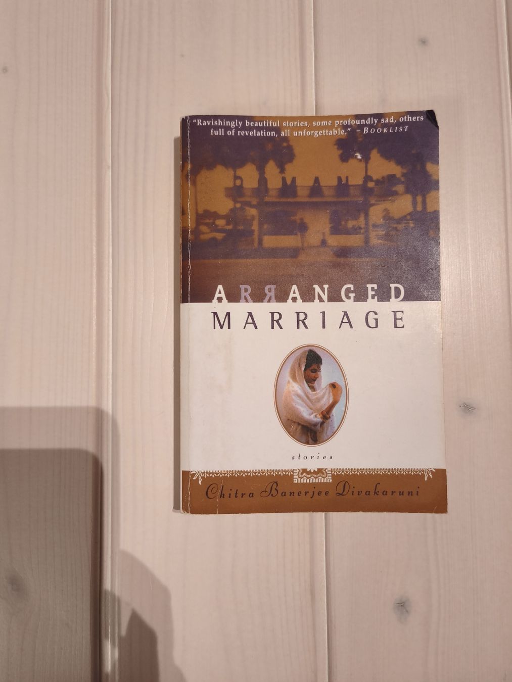 Libri: Chitra Banerjee Divakaruni: Arranged Marriage – Nuovo (secondo la descrizione) da Obfelden venduto da sel_7s58