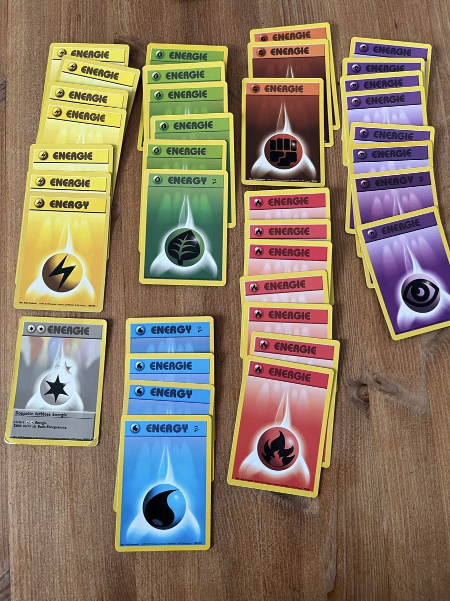 Pokémon Carte collezionabili: Pokémon Energiekarten – Usato da Männedorf venduto da Qurop