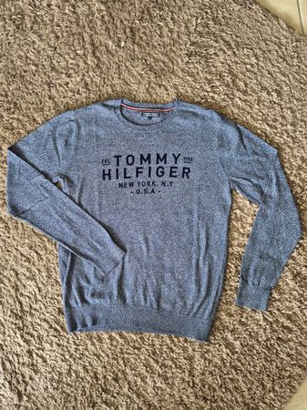 Beau pull Tommy Hilfiger, T. 176