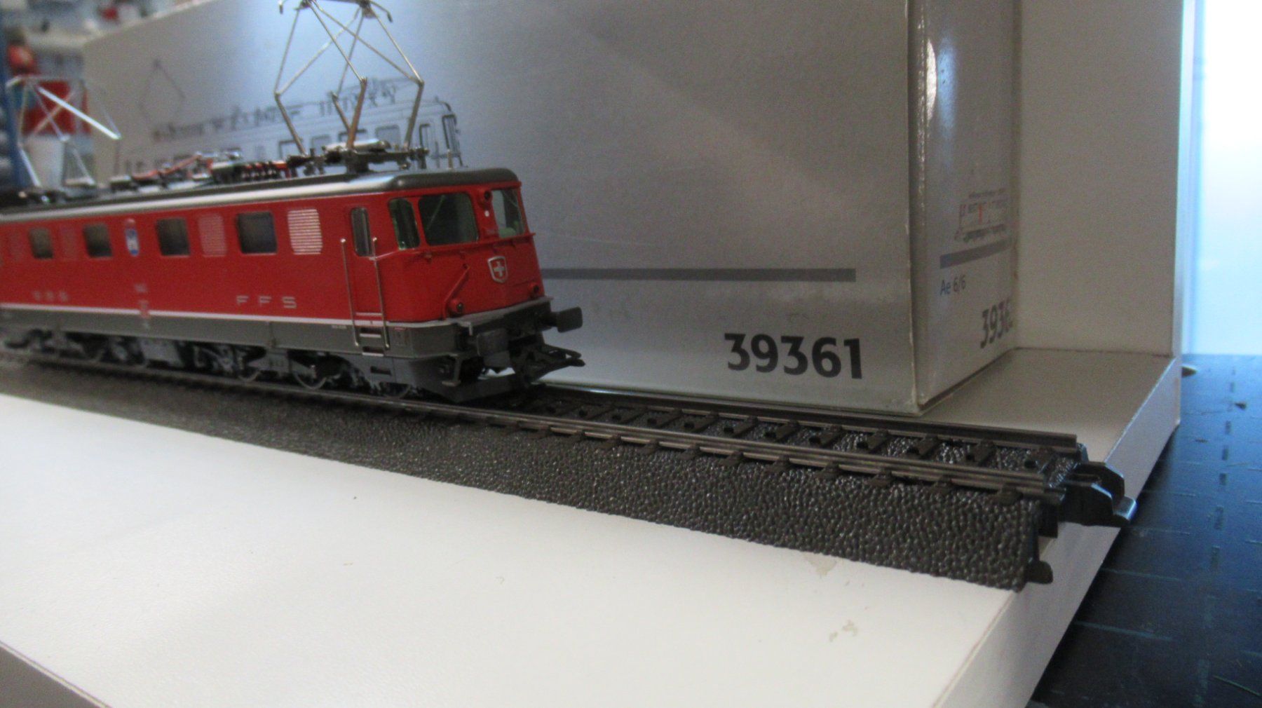 Märklin Modellini di ferrovie: Märklin Ae 6/6 "Göschenen" Digital dès 1.- – Nuovo (secondo la descrizione) da Martigny venduto da nevada98 2