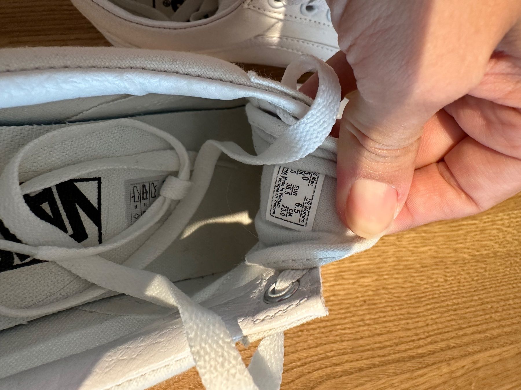 Vans Scarpe da donna: Vans Weiss Grösse 36.5 – Nuovo (secondo la descrizione) da Oberriet SG venduto da Demi_H 1