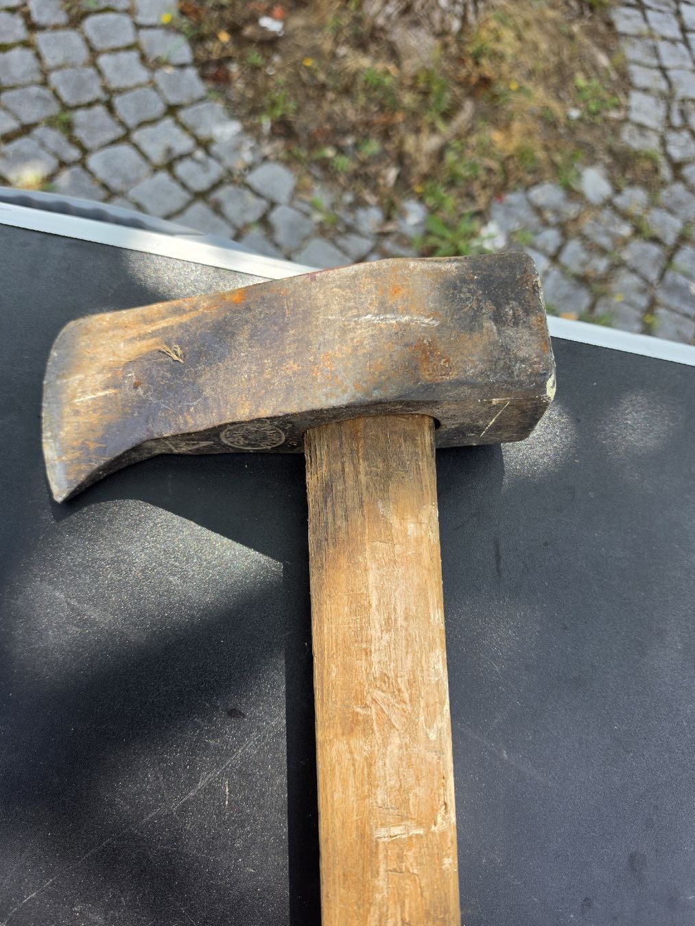 Tutti gli attrezzi: Beil mit Holzstiel gebraucht – Usato da Mettlen venduto da elios0888 3