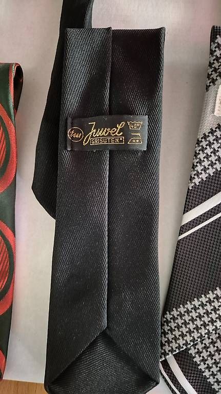 Krawatten: Vintage Herren Krawatten 7 Polyester & Seide – Gebraucht aus Zuerich von Moysy 3