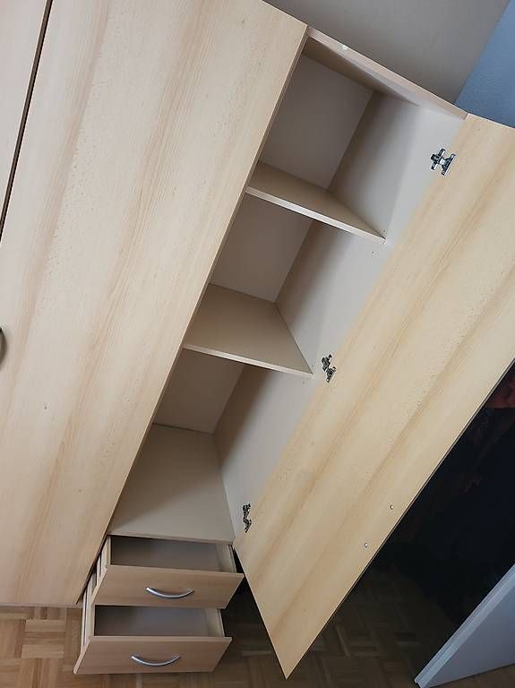 Armadi: Gratis Kleiderschrank – Usato da Romanshorn venduto da eva_86sw 2