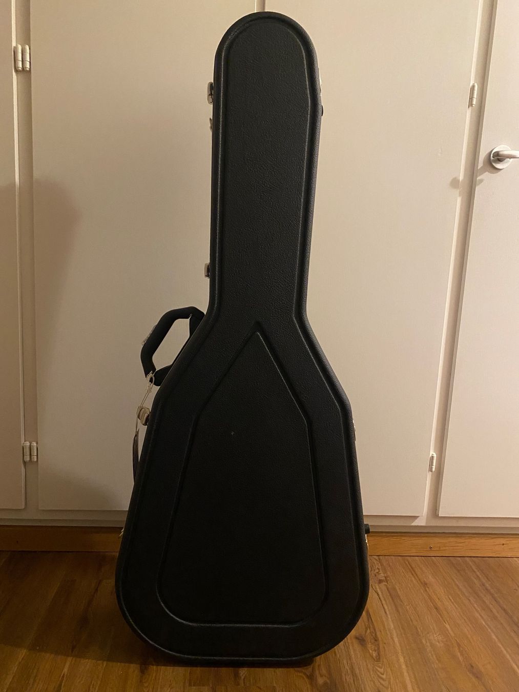 Musikinstrumente: Hiscox Pro II OM Gitarrencase – Neu und originalverpackt aus Beckenried von and_b729 4