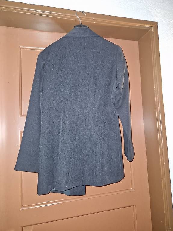 Giacche: Blazer lungo grigio – Usato da Bellinzona venduto da ali_j8kj 1