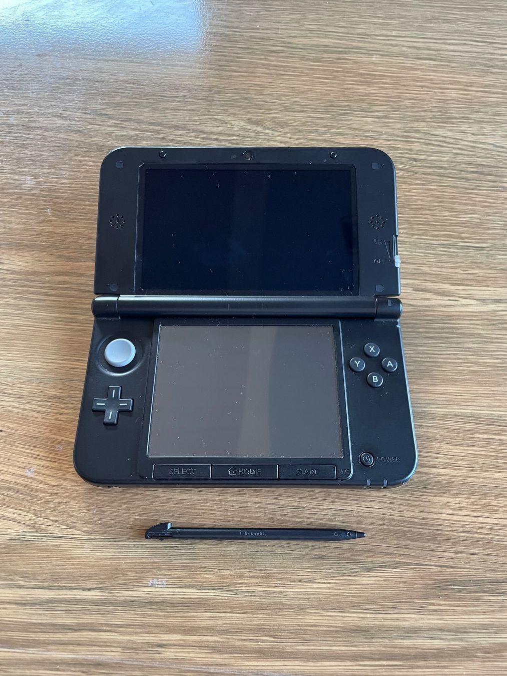 Nintendo Console: Nintendo 3DS XL Noir – Usato da Vuisternens-Ogoz venduto da tig_xxw8 1