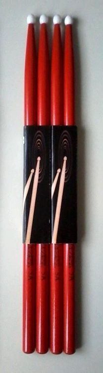 Strumenti musicali: 2 Paar Drumsticks Rot – Nuovo (secondo la descrizione) da Basel venduto da Pickman