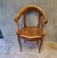 Einzigartiger Bürostuhl aus massiven Nussbaum Holz