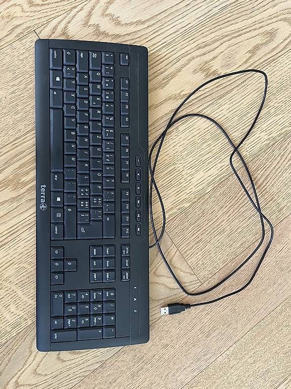Tastaturen: Tastatur – Gebraucht aus Fläsch von Blubberius