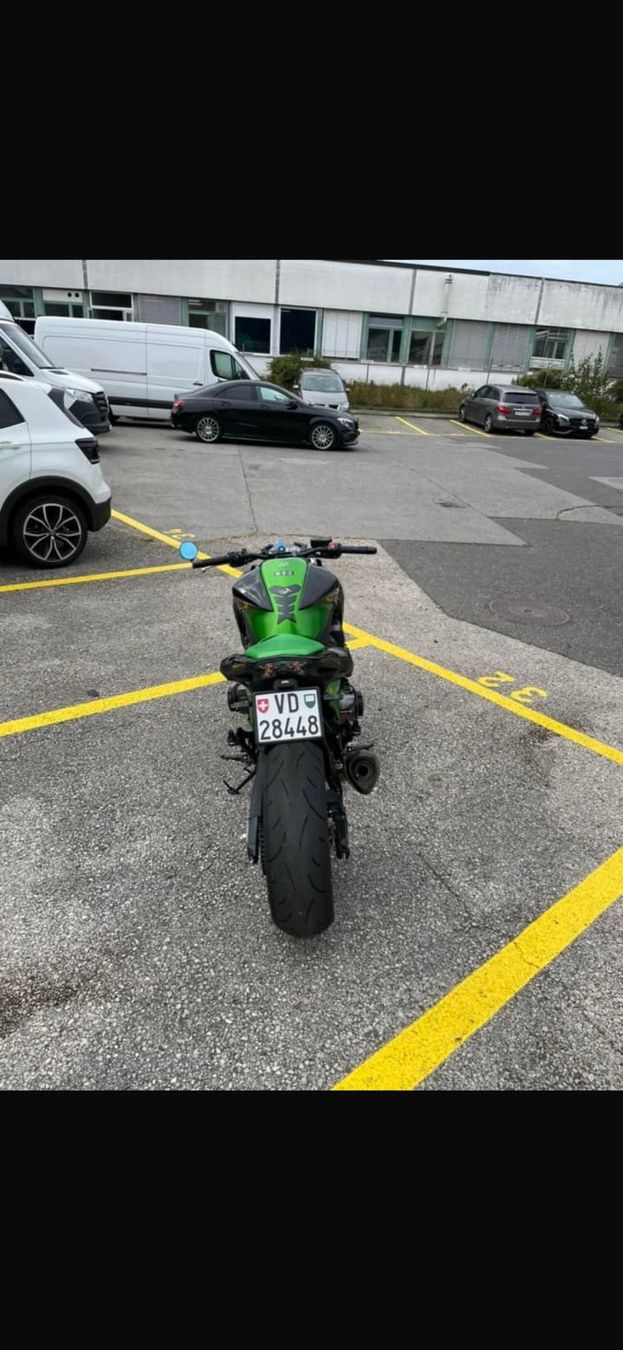 Kawasaki Strasse: Kawasaki Z800, 2013, 35kw – Gebraucht aus Versoix von FromHumanToGod 5