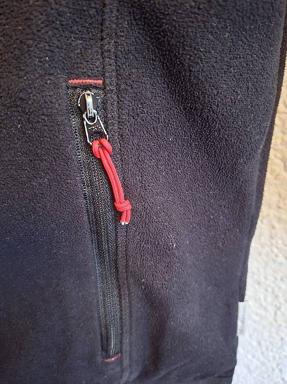 Maglioni & Felpe: Schwarzer Pullover von Quechua Grösse M – Usato da Belp venduto da ced_y8hx 4