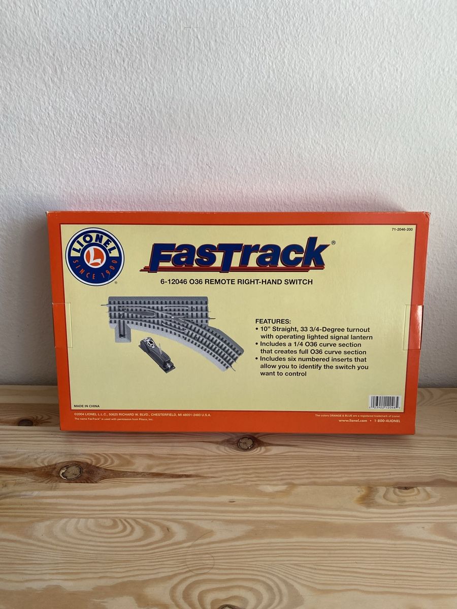 Lionel Modellini di ferrovie: Lionel Fastrack O36 Remote Right-Hand Switch 6-12046 – Nuovo e nell'imballaggio originale da Luzern venduto da fairflip 1