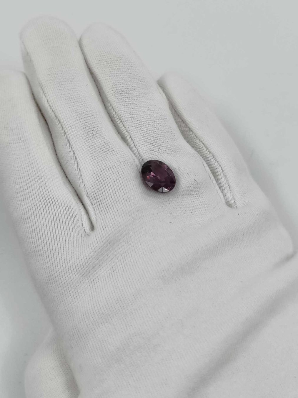 Pietre preziose: 1 VIOLETTER SPINEL 4.72 CT. – Usato da Luzern venduto da EdiGem 7