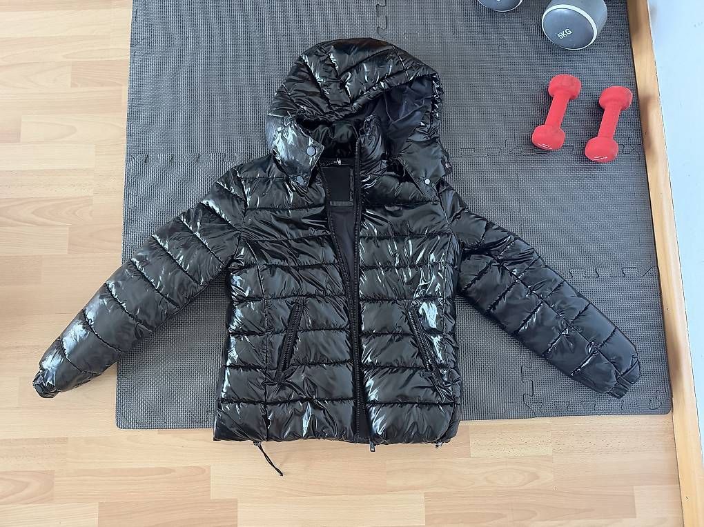 Giacche: Guess Jacke – Usato da Oensingen venduto da luk_6wrk 3