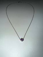 Halskette mit violettem Stein in Silber guter Zustand