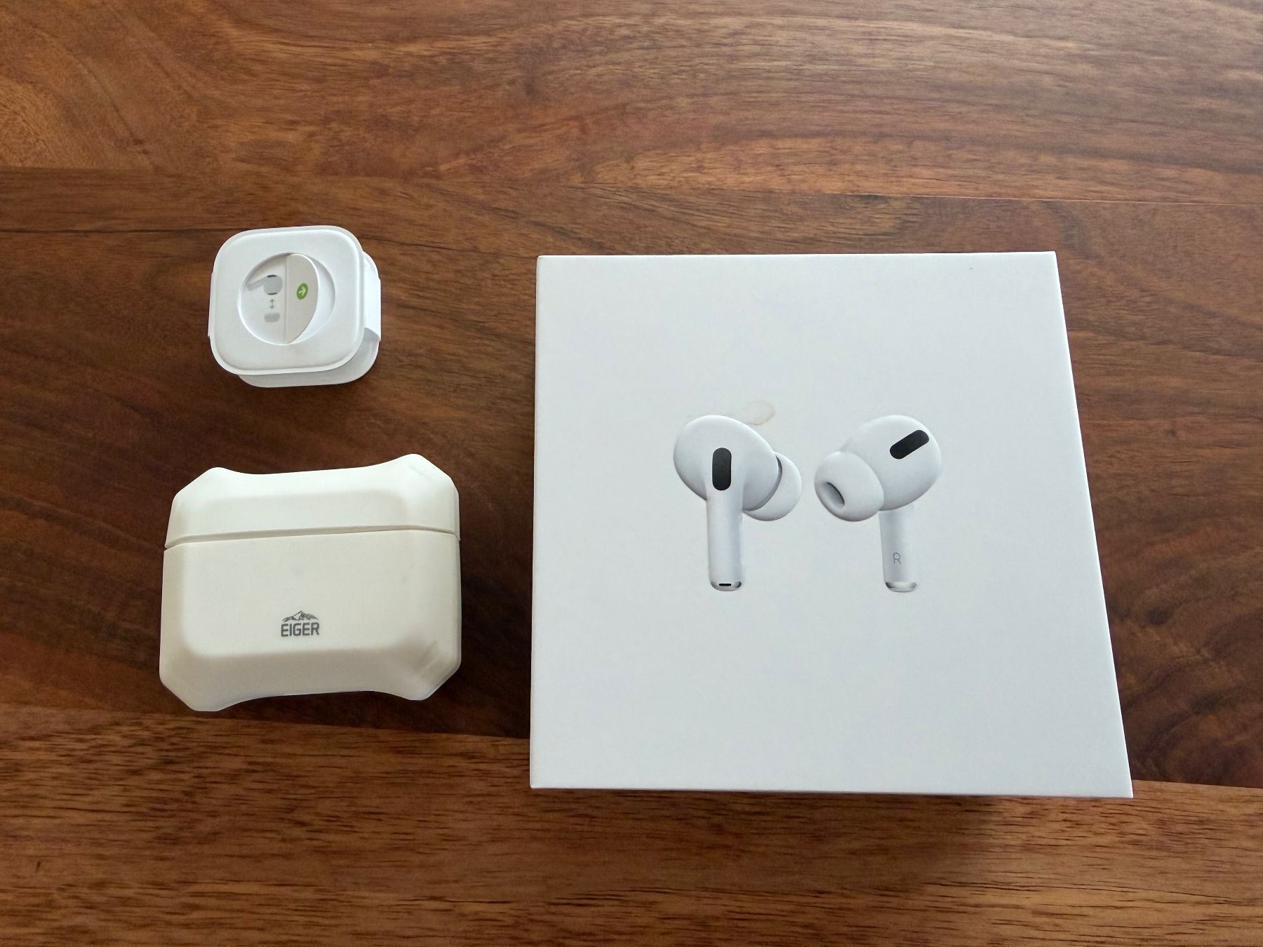 Apple Casques audio: AirPods Pro Gen1 A2083 – D'occasion à Füllinsdorf par raphaeddu 1