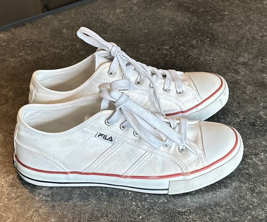Scarpe da uomo: Fila Schuhe Grösse 39 – Usato da Grabs venduto da happypet 2