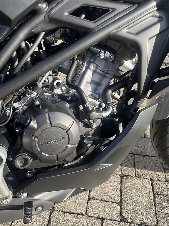 Honda Strada: Honda cb125r – Usato da Erde venduto da hug_gff8 4