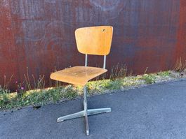 Vintage Schulstuhl / Industriestuhl höhenverstellbar
