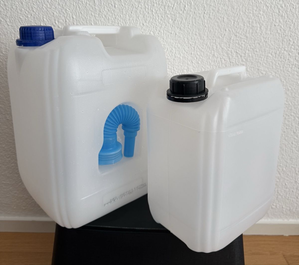 Accessori per altri veicoli: 2 Kanister à 10L & 5L – Nuovo (secondo la descrizione) da Rorschacherberg venduto da drdupor