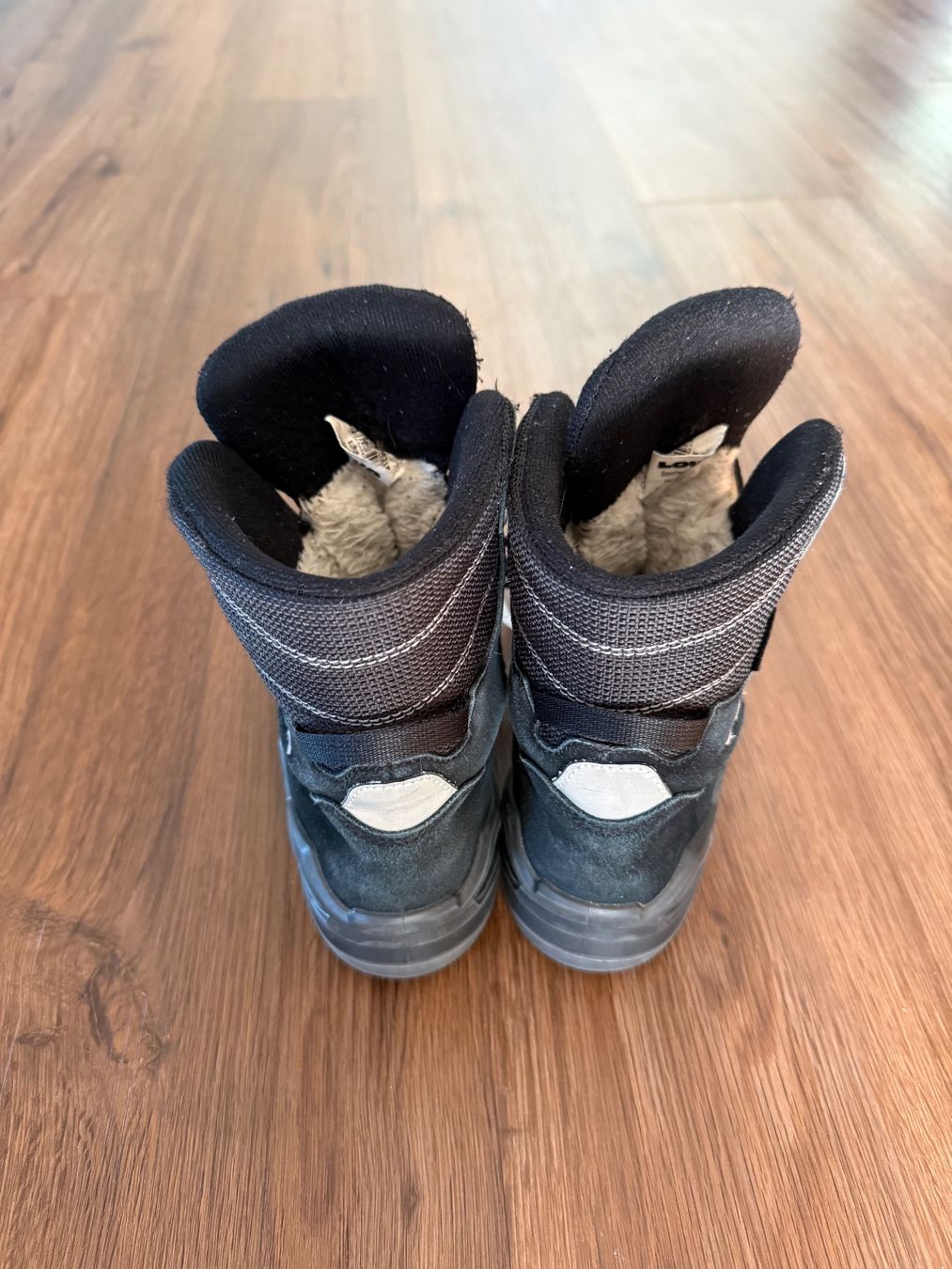 Lowa Scarpe per ragazze: Lowa Schuhe Mädchen Gr.35 – Usato da Rorbas venduto da Maioc 2