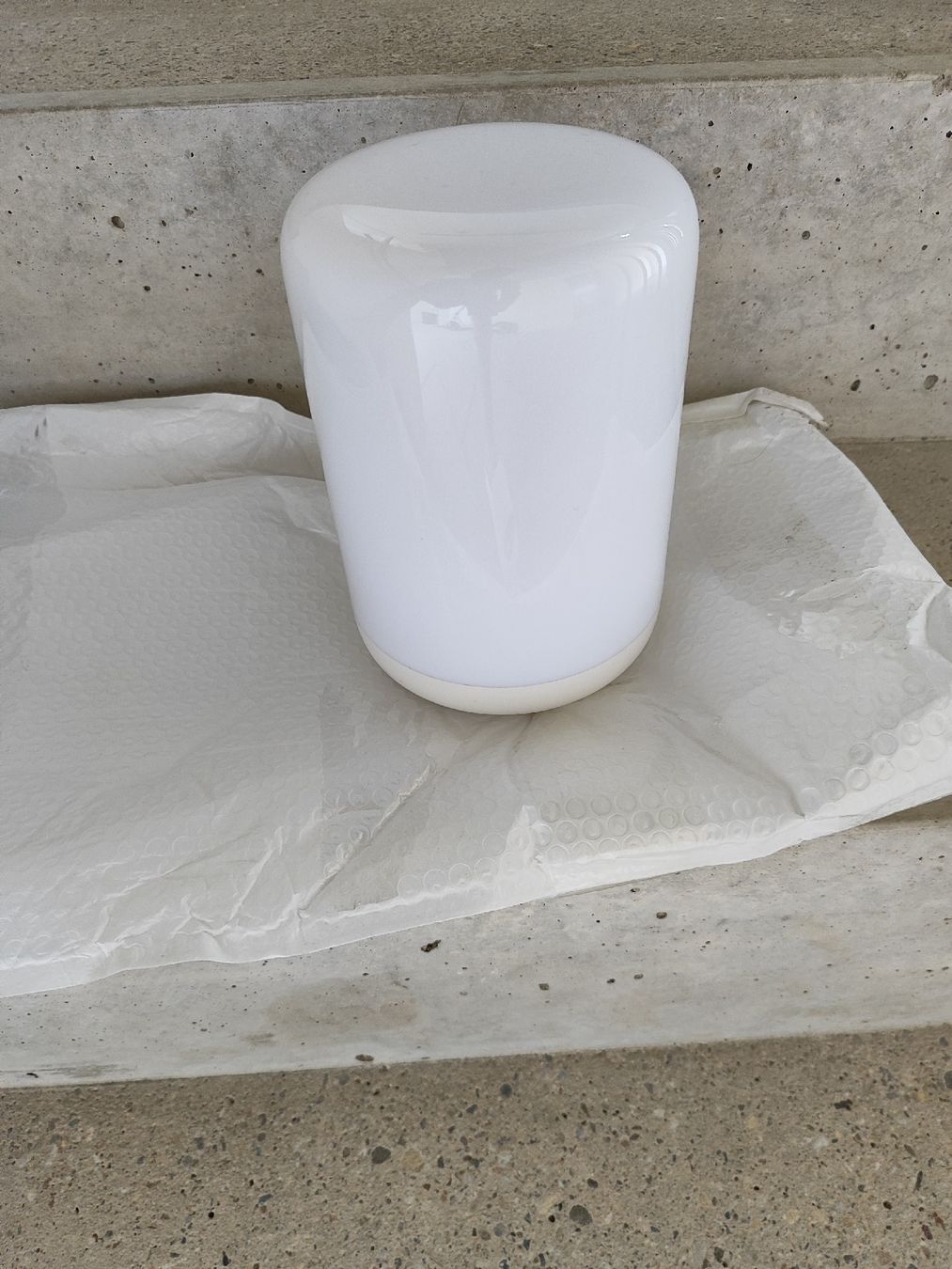 Xiaomi Lampade: Xiaomi Mi Bedside Lamp 2 smart white good condition – Usato da Mülligen venduto da vagos85