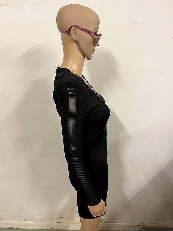 Balmain Vestiti: Robe Balmain noire avec agrafes dorées taille 36 – Usato da Les Acacias venduto da kim_2dxt 1