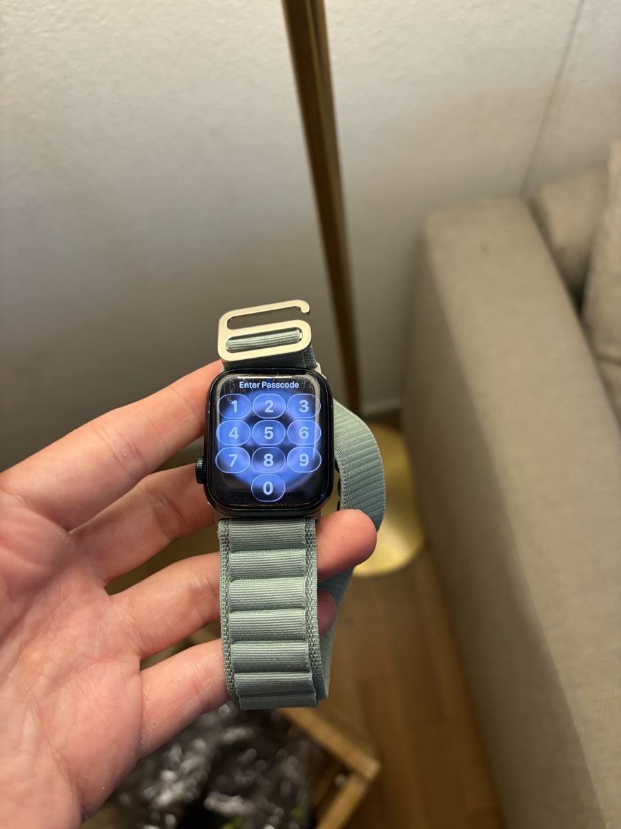 Apple Smartwatch: Apple Watch Series 8 41mm – Usato da Zürich venduto da von_sj9s 6