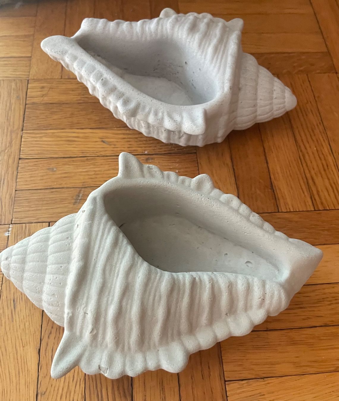 Vasi per fiori: 2 Muschel-Übertopfe/Dekoartikel ,Vase – Nuovo e nell'imballaggio originale da Au ZH venduto da Jaggy4 2