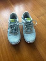 Nike Sportschuhe hellblau weiss Gr. 41