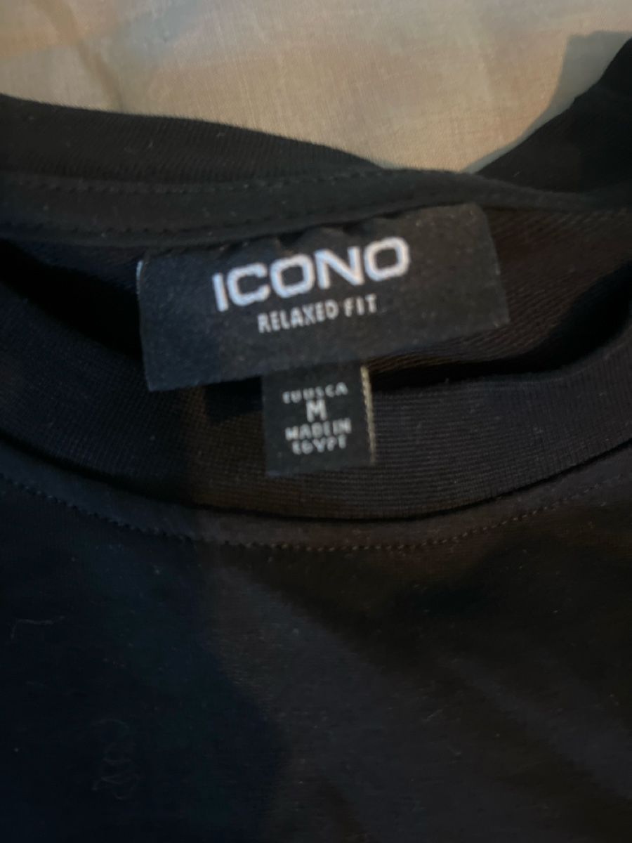 T-Shirts: Schwarzes Icono Studios T-Shirt – Neu (gemäss Beschreibung) aus Frauenfeld von joh_lp6l 1