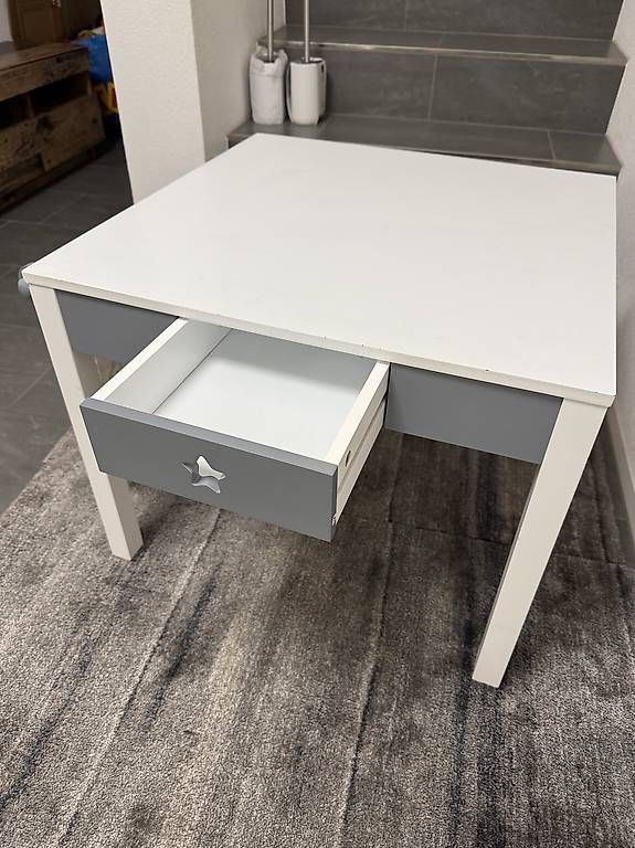 Tavoli: Kindertisch – Usato da Mammern venduto da flohmarkt_tg 1