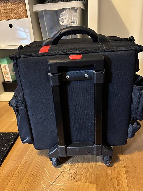 Make-up: Visagisten Koffer – Usato da Winterthur venduto da elisaK 2