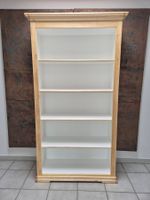 Bücherregal