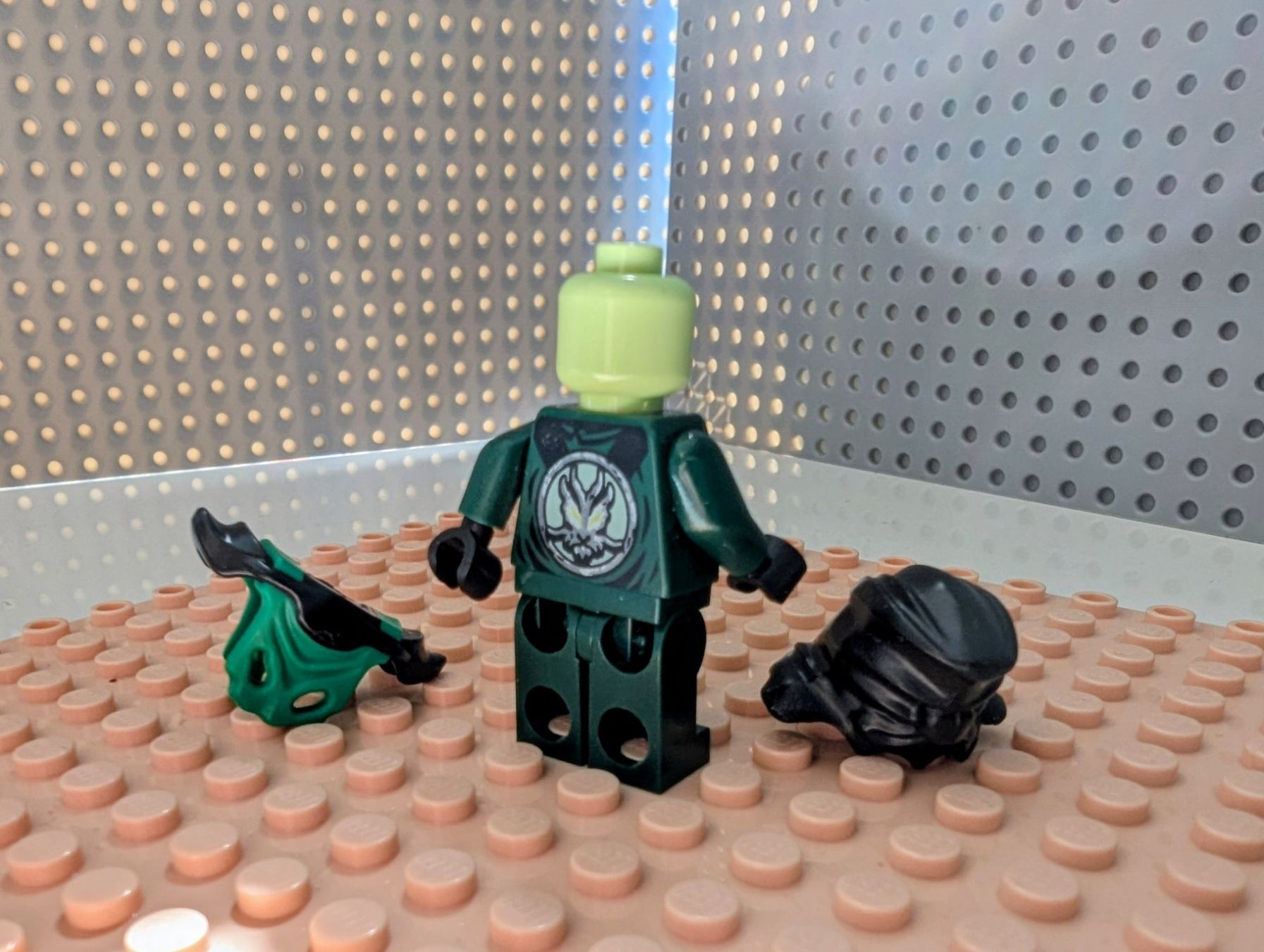 Lego Kit di costruzioni: Lloyd Possessed LEGO Ninjago 2015 – Usato da Neuchatel venduto da simochief 2