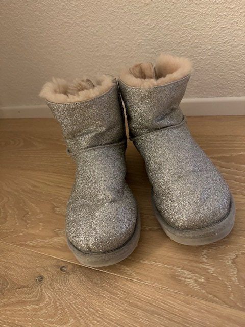 Globus sale ugg boots