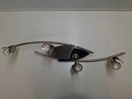 Lampe mit vier Strahlern
