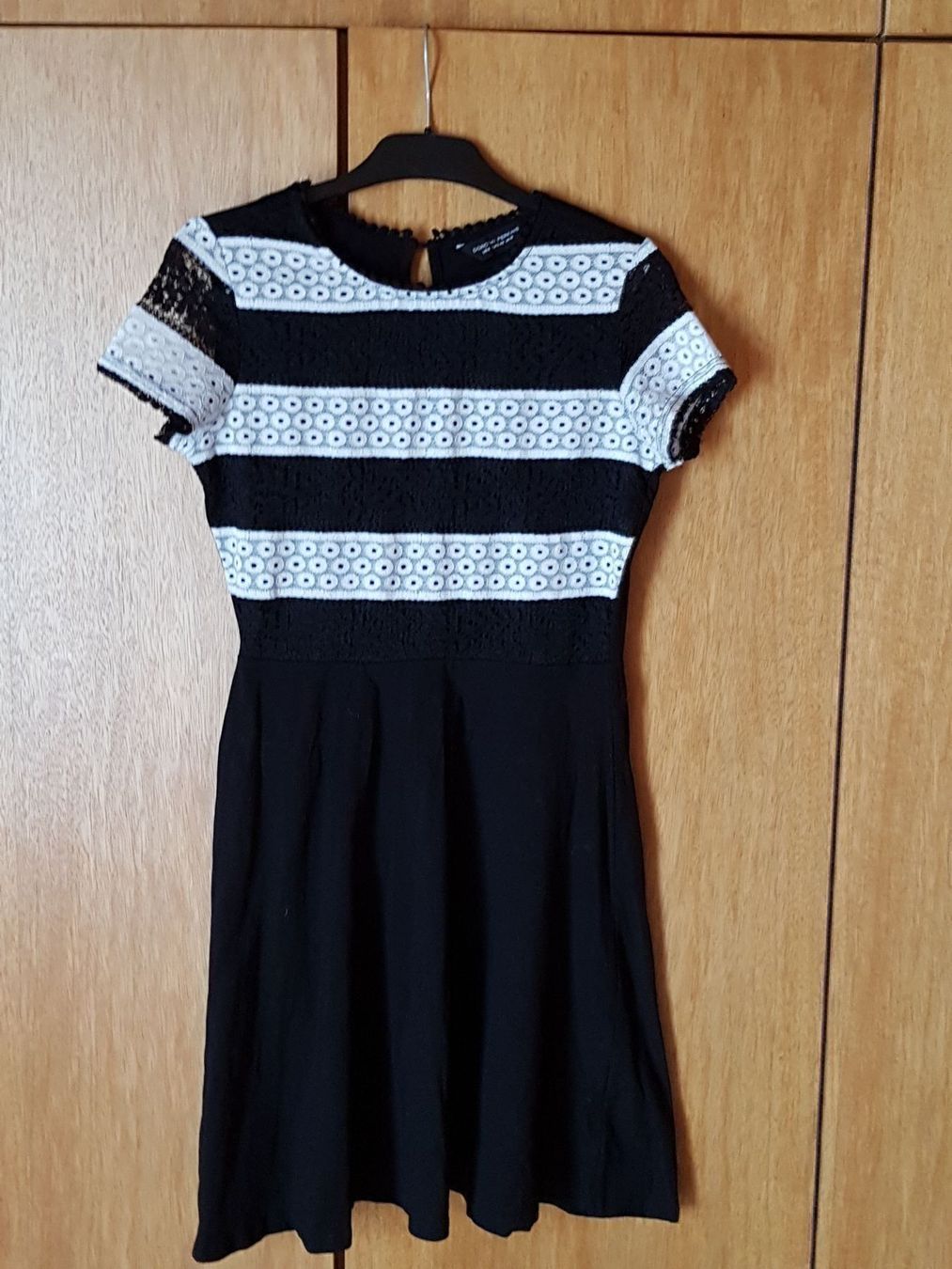 Vestiti: Schwarz weiss Kleid Gr.M – Usato da Döttingen venduto da Verkauf 1