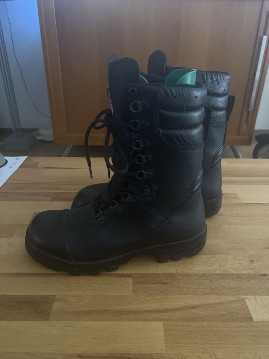 Scarpe da uomo: BOTTE DE TRAVAIL DE QUALITÉ BOS SYSTÈME – Nuovo (secondo la descrizione) da Brügg BE venduto da traindenuit