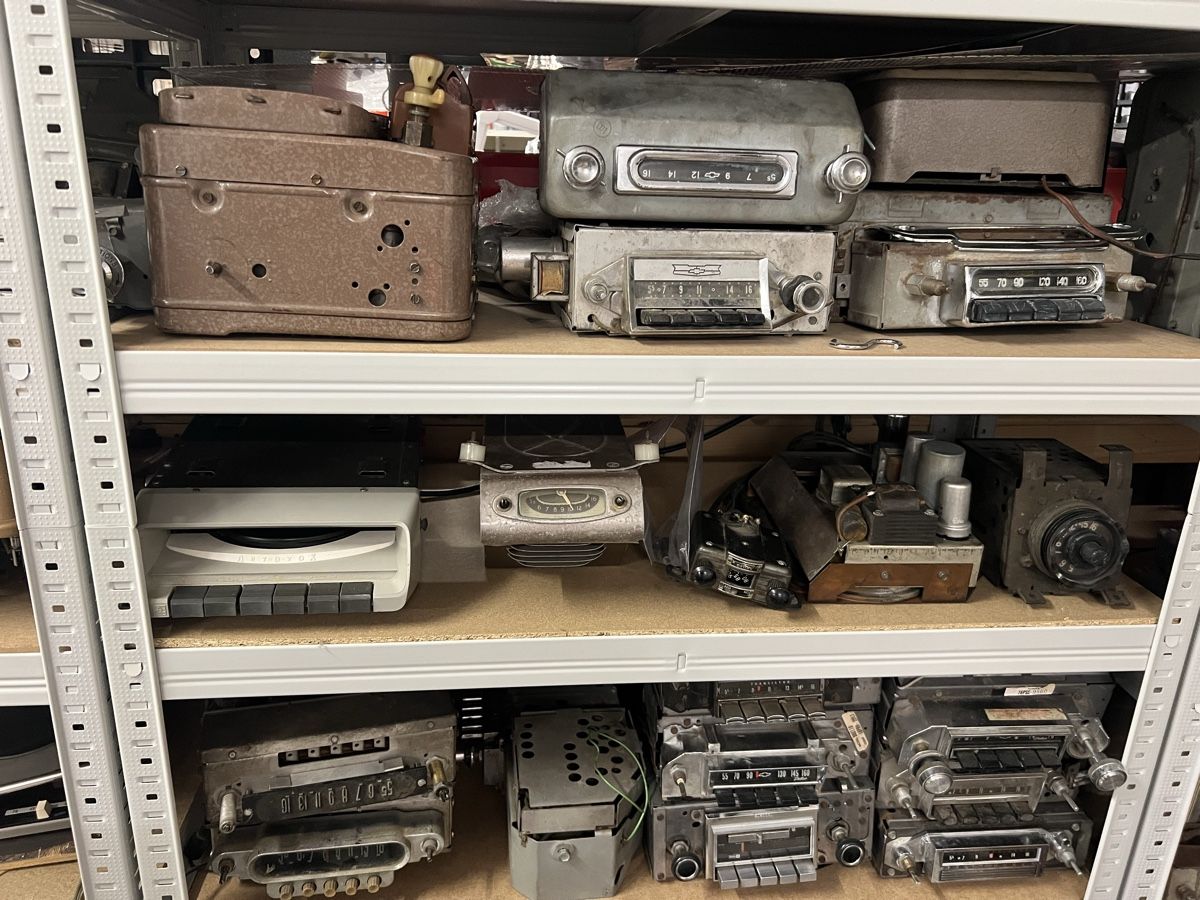 Radios: 60 Oldtimer Autoradios – Défectueux à Steffisburg par gfell2 2