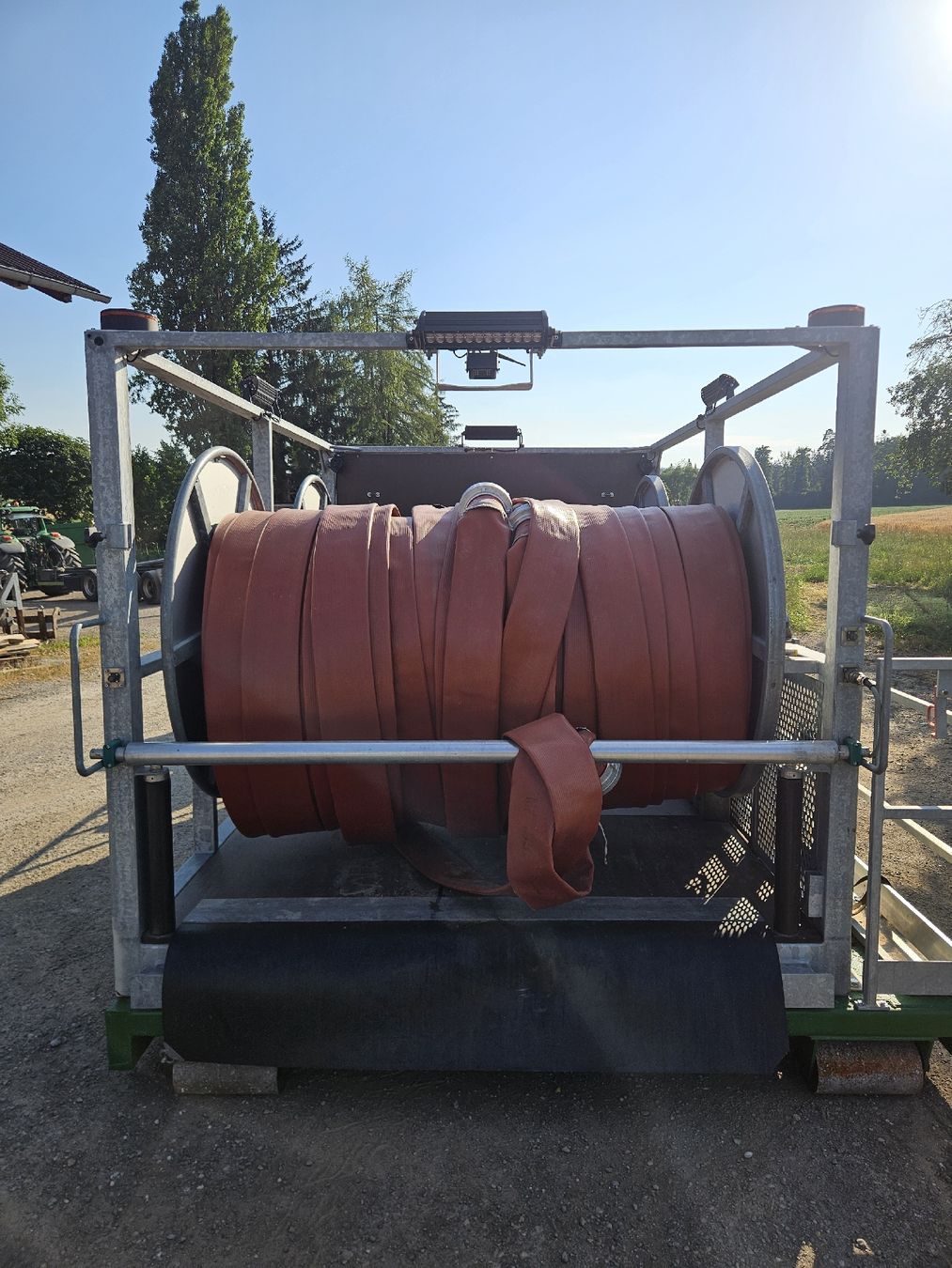 Conteneurs de construction: Abrollpritsche mit Schlauchtrommel – D'occasion à Altikon par FMG678 7