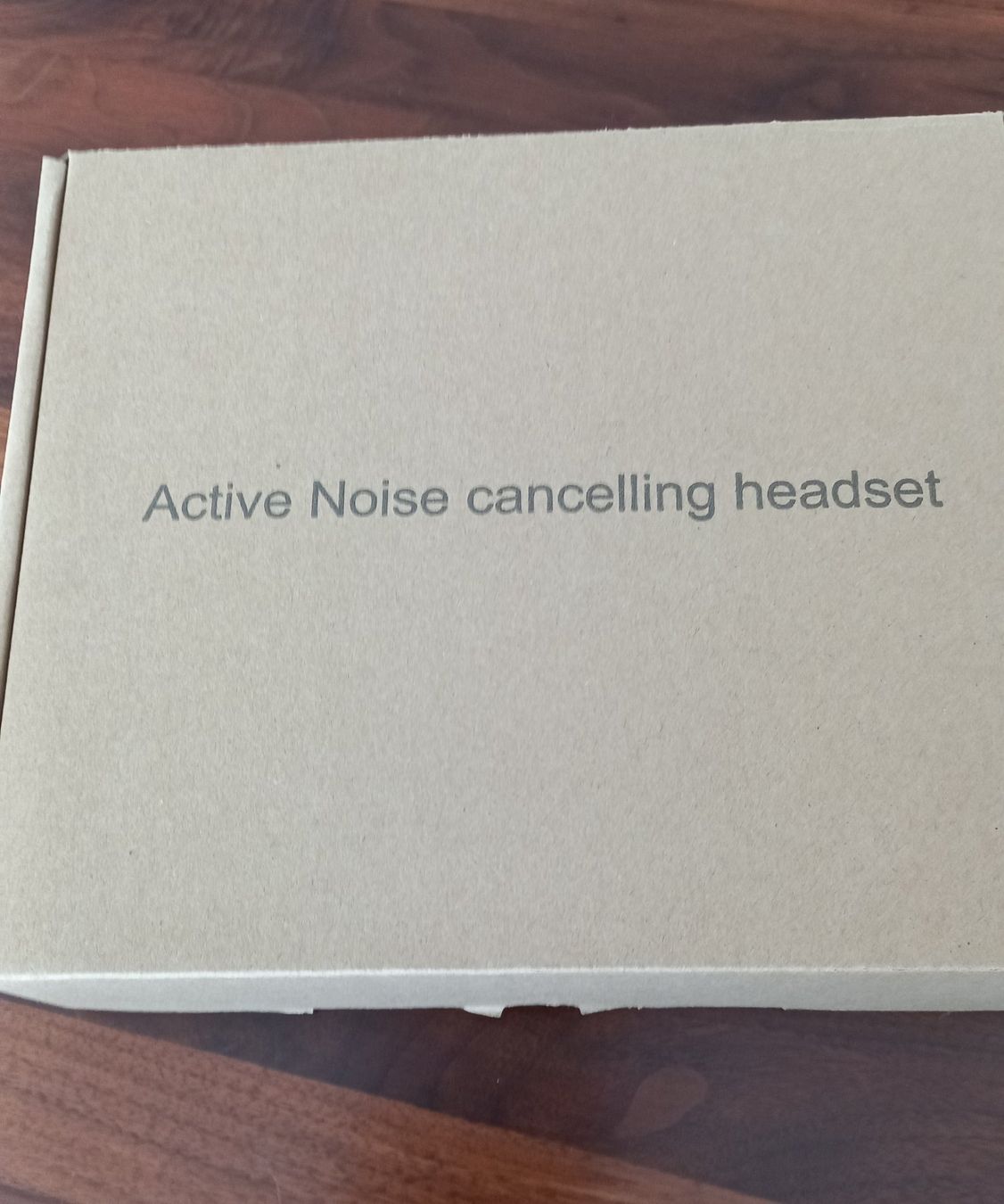 Cuffie: Kopfhörer, Active Noise  Cancelling Headset, Casino – Nuovo (secondo la descrizione) da Bülach venduto da wauwau64 4